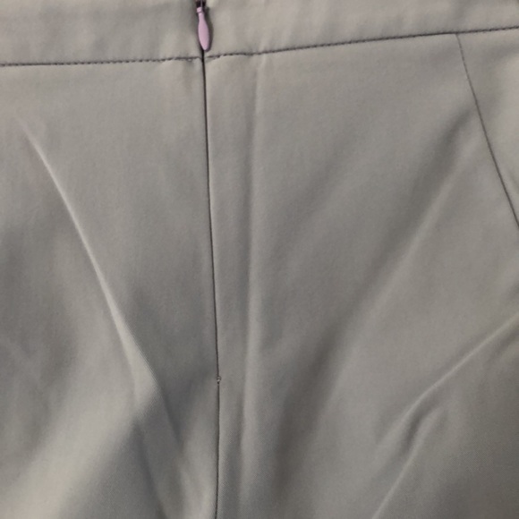 BCBG Max Azria Mauve Wide Leg Cropped Pants with Back Zip and Bow on Front 4 - Picture 4 of 4